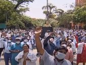 اشتباكات بين الشرطة وحشود مع بدء تخفيف قيود كورونا في الهند