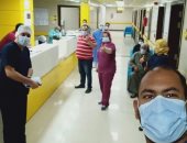 فرحة العاشر من رمضان.. خروج 8 متعافين من كورونا بمستشفى الحجر بإسنا"صور"
