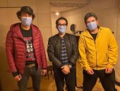 يوم عالمى أهو.. أحمد حلمى ومصطفى خاطر وعلى ربيع فى صورة واحدة بـ"الكمامات"