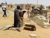 بدء مشروع الصرف الصحى للقرى الأكثر احتياجا بوادى الصعايدة بأسوان ..صور