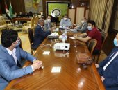 محافـظ المنوفية يناقش تفعيل دور المراكز التكنولوجية 