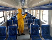 السكة الحديد تواصل أعمال تعقيم المحطات والقطارات ضد كورونا