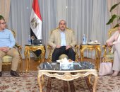 وزراء الطيران والسياحة والصحة يبحثون إجراءات العمل فى ظل تداعيات كورونا  