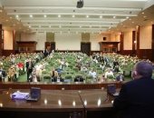 وزير الرى يجتمع بشركات مقاولات تتعامل مع الوزارة لمناقشة مشروع تأهيل الترع