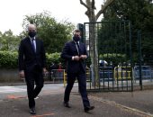 الرئيس الفرنسى يزور مدرسة ابتدائية لبحث إمكانية إعادة الطلاب للفصول