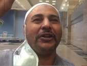 أحد العائدين من الكويت: الدولة مقصرتش.. وربنا يخلى الرئيس.. فيديو