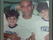 أحمد ياسر ريان يستعيد ذكريات الطفولة بصورة مع نجم الأهلى