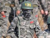 شاهد.. أول ظهور لنجم توتنهام سون هيونج مين بالزى العسكرى فى كوريا