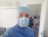 الجيش الأبيض.."عمرو" أخصائي بمستشفى هيئة قناة السويس في مواجهة كورونا