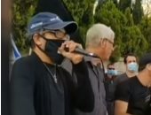 ناشط إسرائيلى يسارى يهدد باغتيال نتنياهو ونجله من أمام مقر الحكومة الإسرائيلية