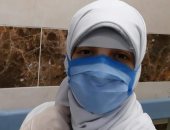 "مى" ملاك رحمة يصنع البهجة للأطفال بمستشفى قها للحجر الصحى