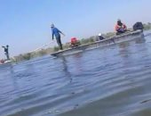 فيديو وصور.. صيادو بحيرة المنزلة: الصيد بالكهرباء وإلقاء الصرف يقضى على السمك 