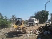 رفع القمامة بقرى أبوقرقاص وإزالة 8 حالات تعدٍ على الأرض الزراعية