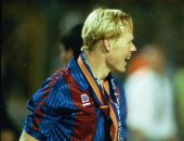 برشلونة يدعم رونالد كومان على قناة النادى بعد جراحة القلب 