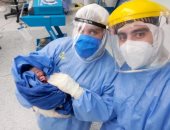 صور.. مستشفى العجمى تستقبل المولود الثانى بعد عملية قيصرية لمصابة بكورونا