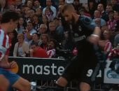 كريم بنزيما يستعيد ذكرياته أمام أتلتيكو مدريد قبل استئناف النشاط الرياضى