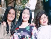 عبير صبرى مع جومانا مراد و حلا شيحة:" ربنا مايسلط الثلاثة دول على حد"