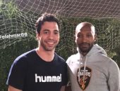 شيكابالا مع أحمد الأحمر فى ملعب خماسى.. ويلقبه بـ"الأفضل"