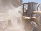 إزالة 20 حالة تعدٍ لبناء مخالف بدون ترخيص بأبو قرقاص  