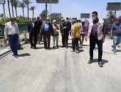 محافظ الجيزة يتابع أعمال رصف شارع المطبعة فى حى الطالبية