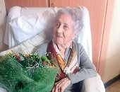معمرة إسبانية تقهر كورونا رغم بلوغها 113 عاما.. صور