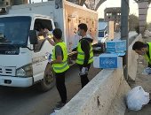 وجبات الخير.. شباب ميت مسعود بالمنوفية يوزعون وجبات إفطار بالطريق الدائرى