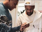 جرابات ذهب لهواتف لاعبي باريس سان جيرمان مكافأة لقب الدوري الفرنسي