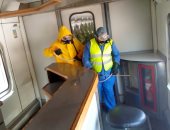 صور.. السكة الحديد تواصل تعقيم المحطات والقطارات ضد كورونا