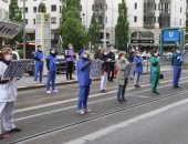 صور.. وقفة احتجاجية للممرضات أمام وزارة الصحة بألمانيا لتحسين ظروف العمل