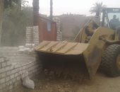 إزالة 40 حالة تعدى على أملاك الدولة والأراضى الزراعية بقنا ..صور