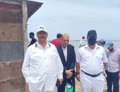 إزالة تعديات على 22 فدانا فى بحيرة المنزلة بدمياط.. صور