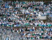 صور.. العالم هذا المساء.. الأمريكيون يتجاهلون تعليمات الوقاية ويجتاحون الحدائق.. الحياة تعود إلى لندن تدريجيا مع تخفيف قيود كورونا.. وألمانيا تصنع مجسمات للمشجعين بملعب مونشنجلادباخ استعدادا للدورى