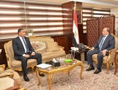 وزير التنمية المحلية يناقش منظومة المخلفات الصلبة والتعديات على أراضى الدولة بالدقهلية 