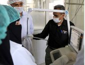 اليمن يواجه تفشيا لـ"كورونا".. 100 إصابة بمناطق الحوثى وسط تعتيم ومصادرة هواتف الأطباء.. تحذير أممى من تفشى الوباء بعد ارتفاع الإصابات 5 أضعاف خلال أسبوع وإمدادات طبية تصل اليمن.. وزير الصحة: الوضع خطير