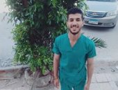 الجيش الأبيض.. أحمد فنى تمريض بمستشفى الجامعة بالإسماعيلية فى مواجهة كورونا