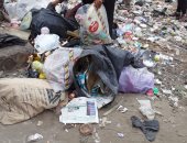 أهالى مزلقان أبو خليفة بالشرابية يشكون تراكم القمامة