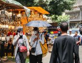 متعرضش نفسك للشمس.. الأرصاد تنصح بغطاء الرأس.. وتحذر: الموجة الحارة تصل ذروتها والأجواء شديدة الحرارة بكافة الأنحاء حتى نهاية الأسبوع.. والعظمى بالقاهرة 43 درجة.. وأمطار على الصعيد وسيناء تصل لحد السيول