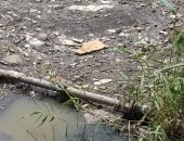 أهالى عزبة منصور بالدقهلية يشكون مرور ماسورة مياه الشرب بالصرف الصحى