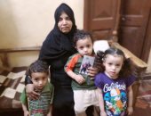 فيديو وصور.. "صرخة أم" تناشد ابنها الوحيد للعودة بعد اختفائه 3 سنوات بسوهاج