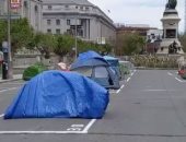 إنشاء خيام قرب مجلس مدينة سان فرانسيسكو لإيواء المشردين خوفا من كورونا..فيديو