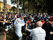 كر وفر بين الشرطة والمحتجين بألبانيا إثر مظاهرات ضد هدم المسرح الوطنى