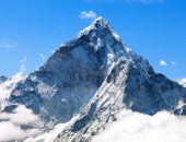 نيبال تسمح بالصعود لجبل افريست لانعاش السياحة بعد توقف طويل بسبب كورونا
