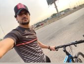 شاهد.. حارس الأهلى يستعين بالدراجة لمواجهة العزل المنزلى والصيام