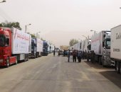 محافظ سوهاج يستقبل قافلة غذائية دعما لقرى "حياة كريمة"