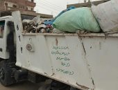 صور.. رفع 120 طنا من المخلفات والتراكمات فى حملة نظافة بمركز طهطا بسوهاج 