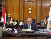 محافظ قنا: سياسة الباب المفتوح لحل مشاكل المواطنين تبنى مزيداً من الثقة