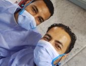 الجيش الأبيض.."محمد وهشام" تمريض بمستشفى الأحرار بالزقازيق فى مواجهة كورونا