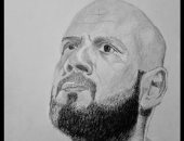 قارئ يشارك برسومات فنية وبورترية تظهر موهبته