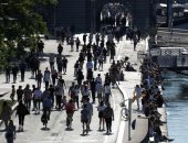 زحام بالشواطئ والحدائق فى أوروبا وأمريكا تتحدى القواعد المفروضة بسبب كورونا