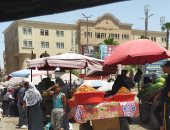 اضبط مخالفة.. تكدس المواطنين فى سوق كفر الزيات بجوار مجلس المدينة والمحكمة